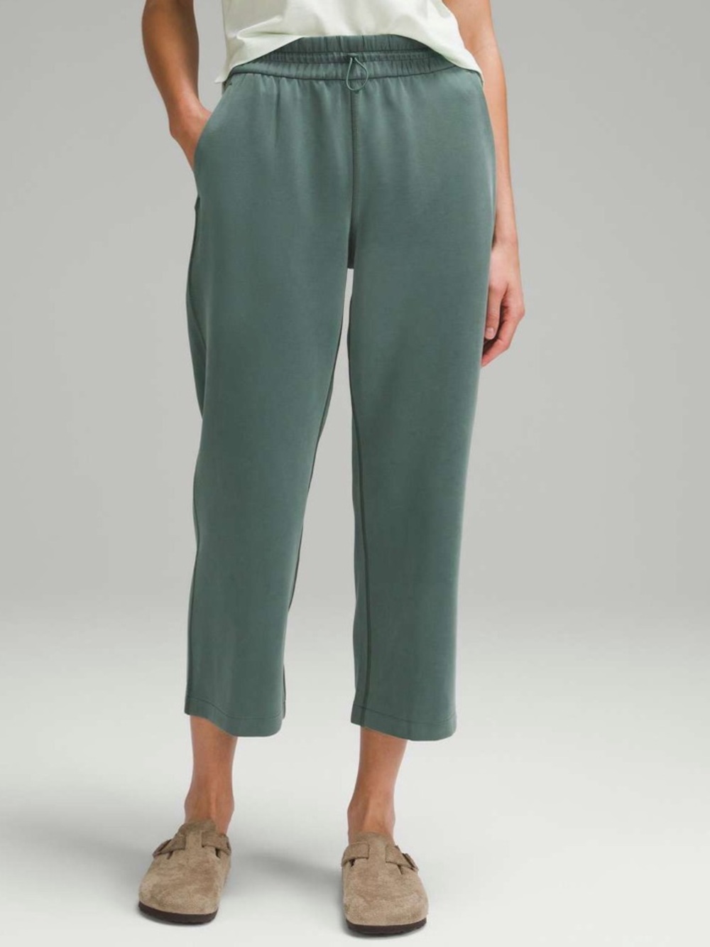 Lululemon Softstreme High-Rise Straight-Leg Cropped Pant Women’s Sz 6